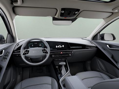 New 2025 Kia Niro SX image 14