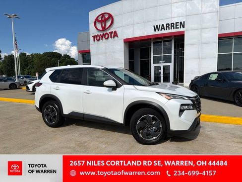 Used 2024 Nissan Rogue SV AWD/4WD image 1