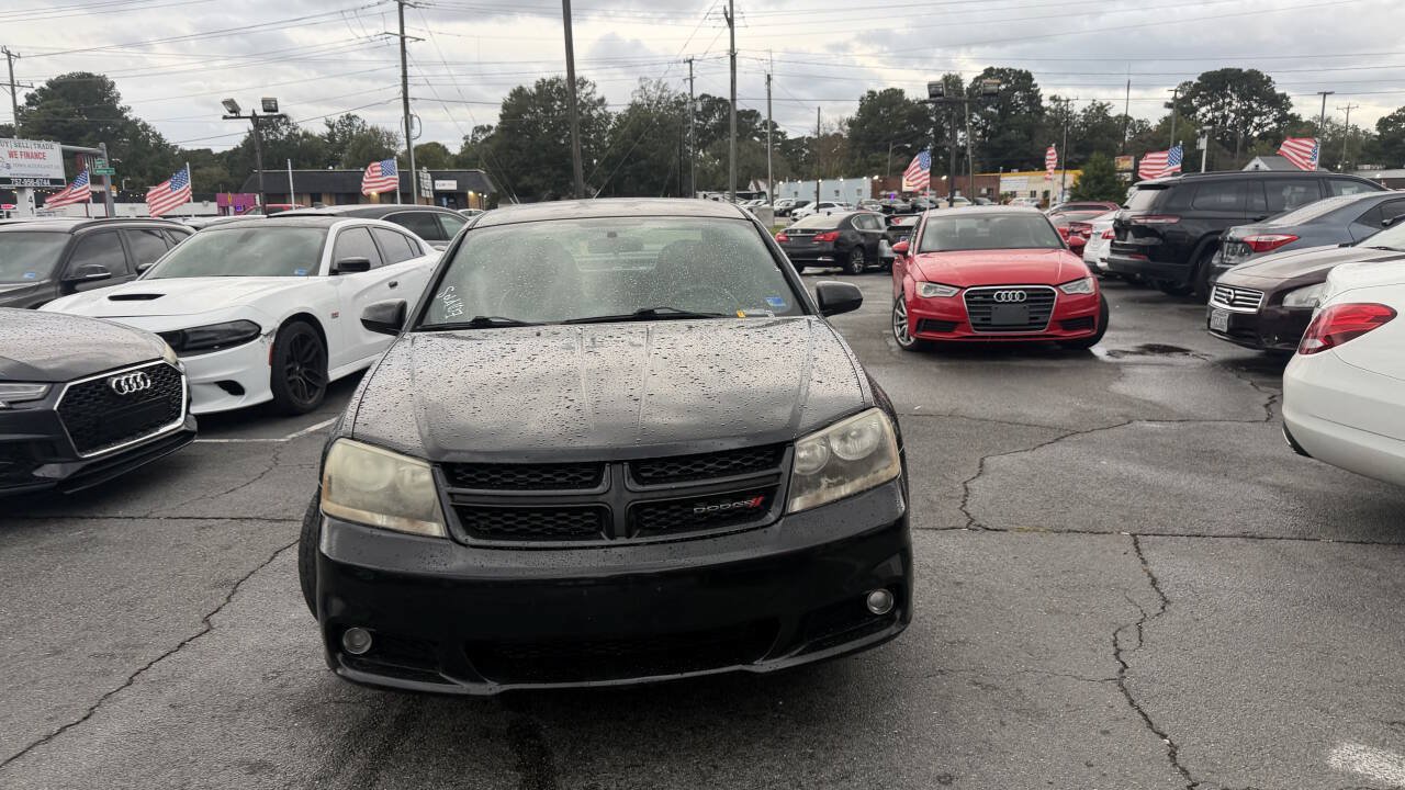 Used 2013 Dodge Avenger SXT w/ Blacktop Pkg FWD image 5