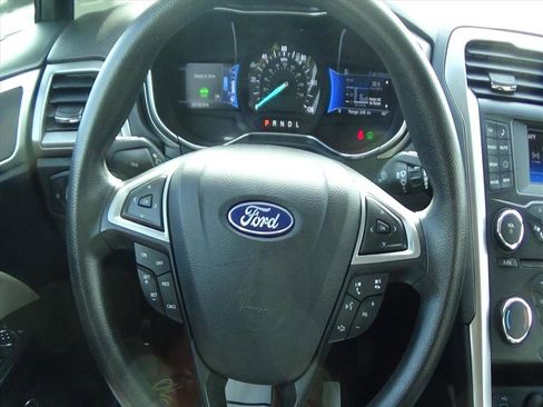 Used 2018 Ford Fusion S image 18