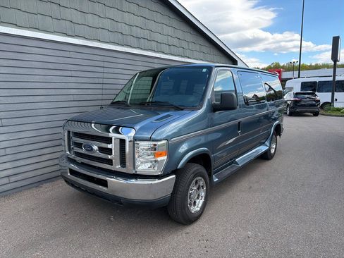 Used 2014 Ford E-150 and Econoline 150 w/ RV Plus Package RWD image 4