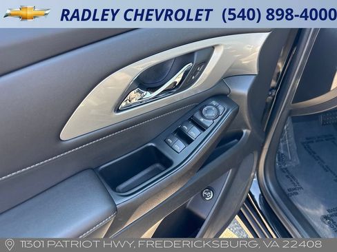 Used 2023 Chevrolet Traverse LT AWD/4WD image 5