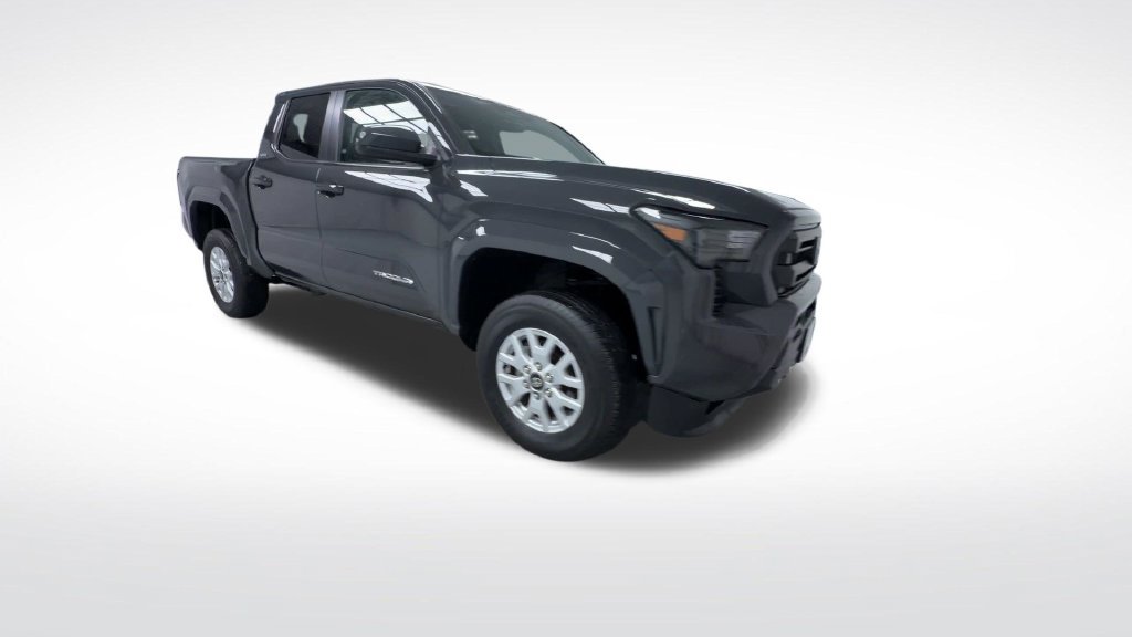 Certified 2024 Toyota Tacoma SR5 AWD/4WD image 2