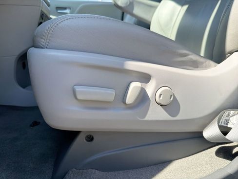 Used 2018 Toyota Sienna XLE w/ XLE Navigation Package FWD image 14