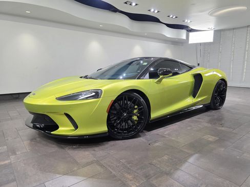 Used 2022 McLaren GT image 1