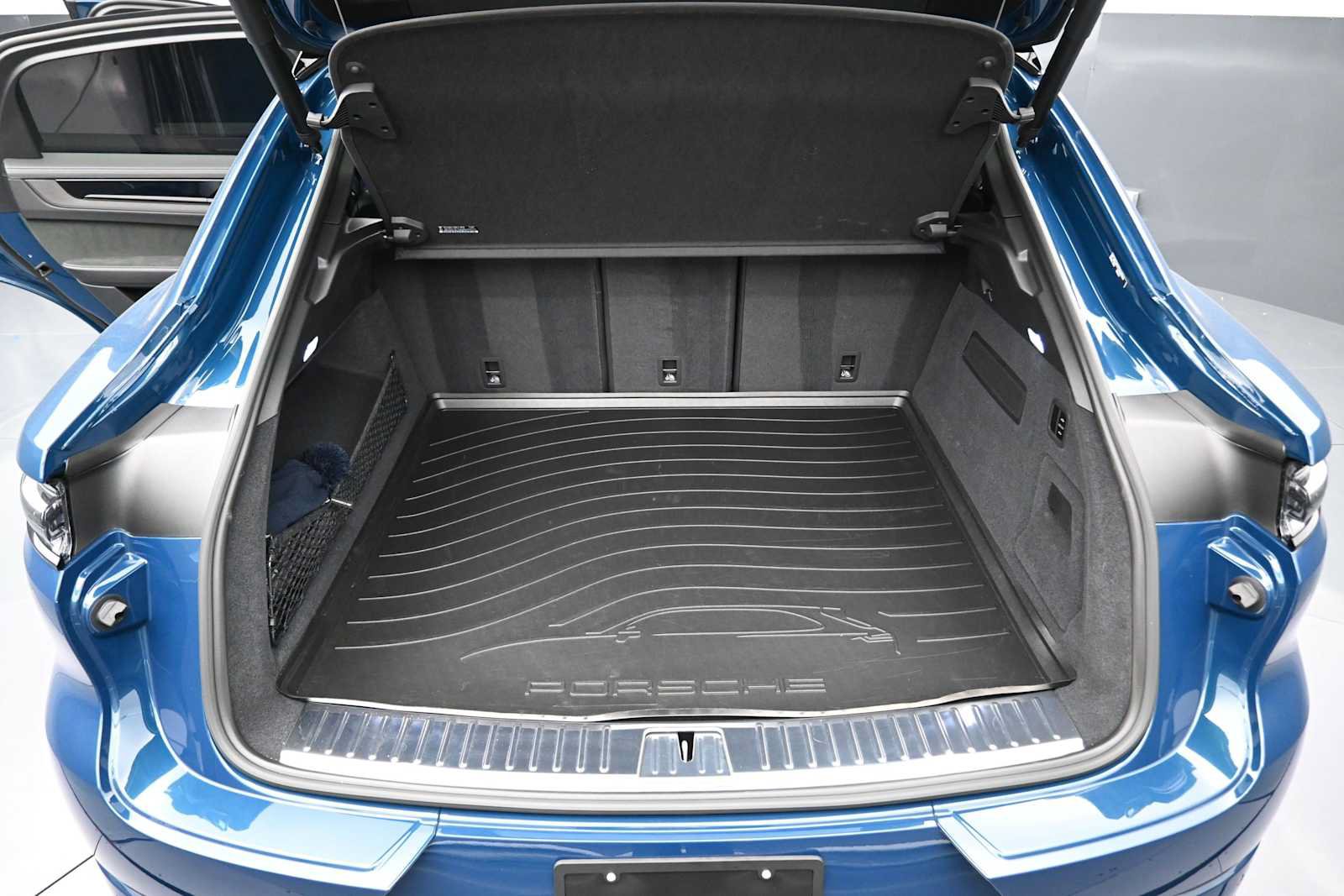 Certified 2026 Porsche Cayenne GTS AWD/4WD image 21