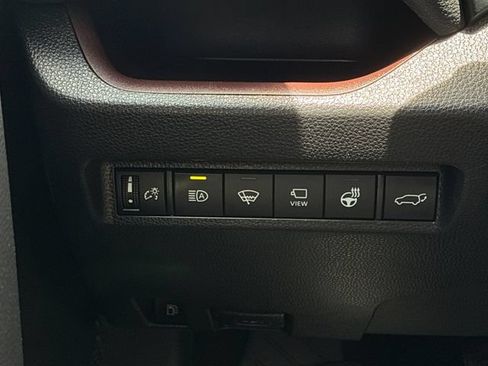 Used 2020 Toyota RAV4 Limited AWD/4WD image 25