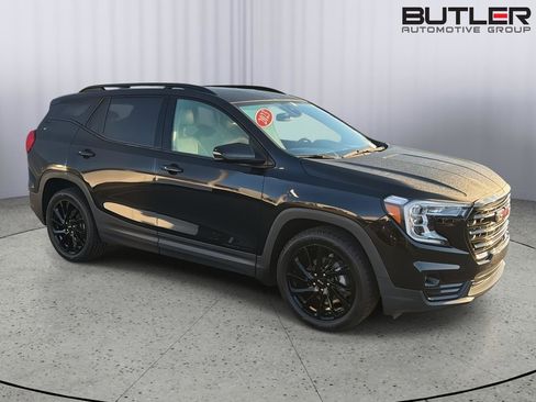 Used 2023 GMC Terrain SLT w/ Elevation Edition FWD image 7