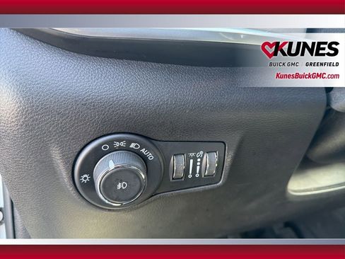 Used 2025 Jeep Compass Limited image 29