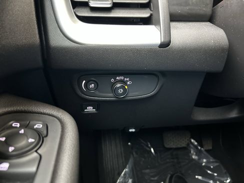 Used 2021 GMC Terrain SLE image 40