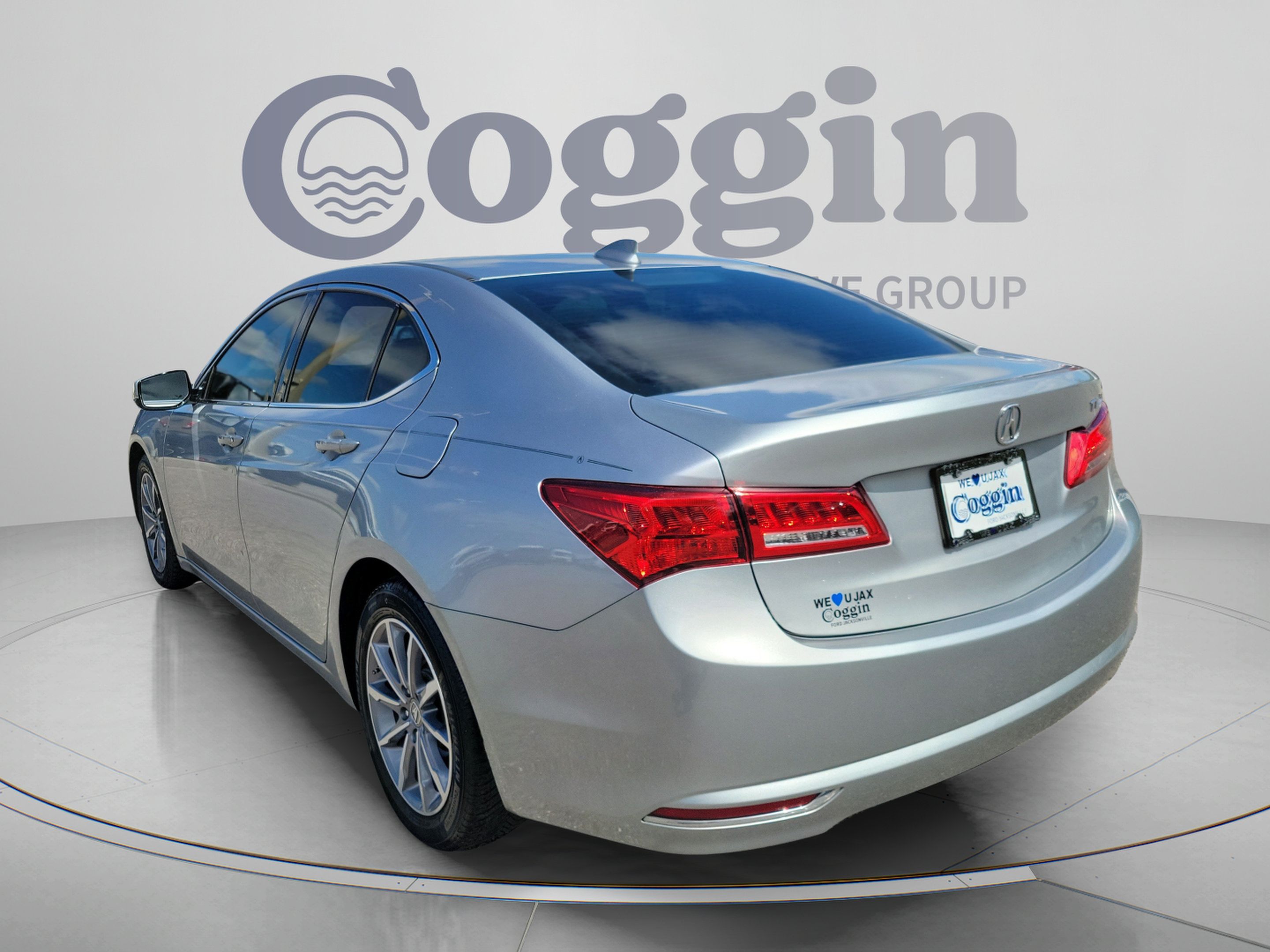 Used 2019 Acura TLX FWD image 2
