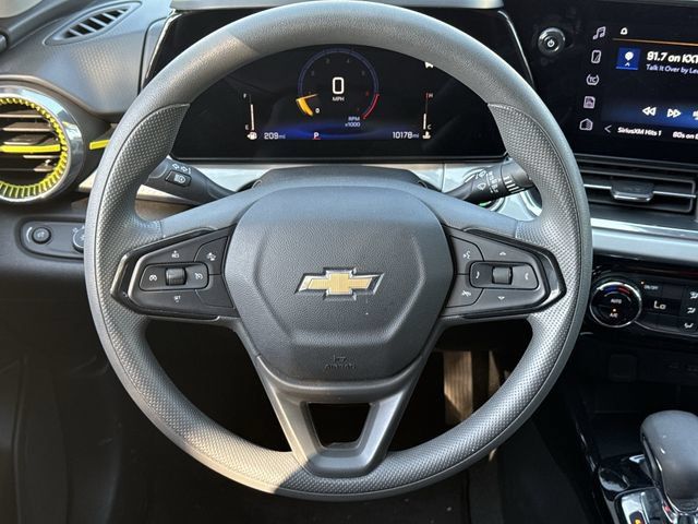 Used 2026 Chevrolet Trax LT FWD image 12