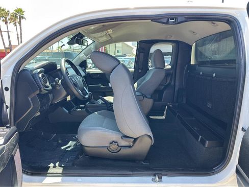 Used 2022 Toyota Tacoma SR RWD image 17