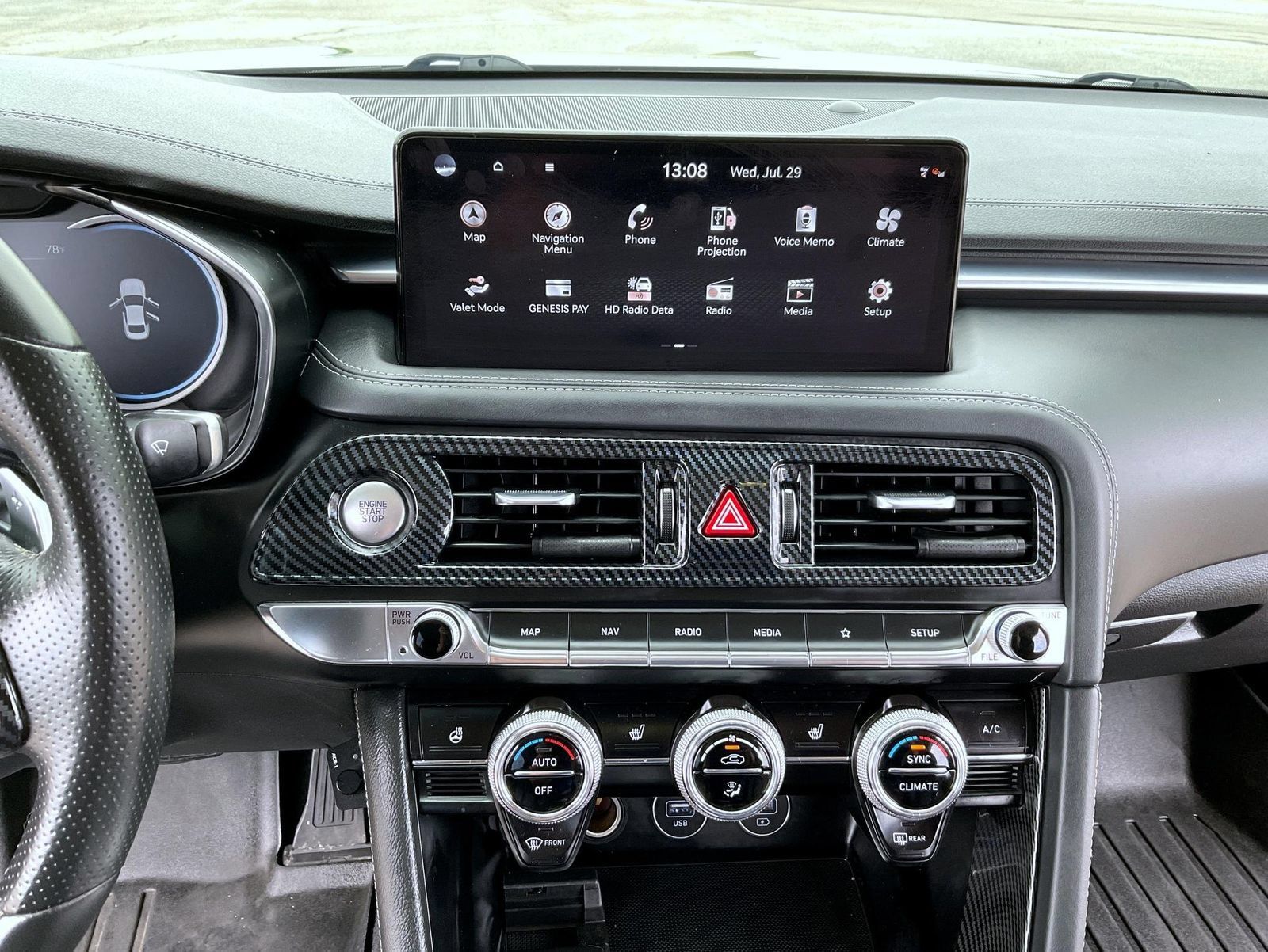 Used 2022 Genesis G70 2.0T AWD/4WD image 13