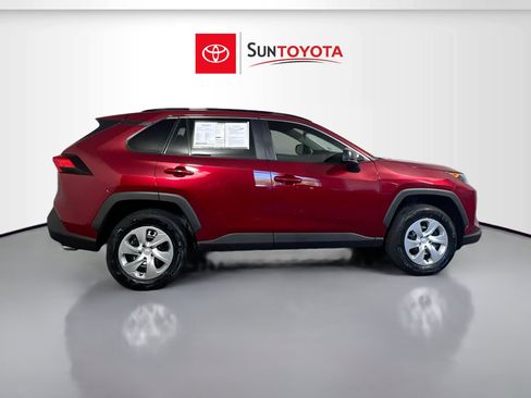 Used 2021 Toyota RAV4 LE AWD/4WD image 2