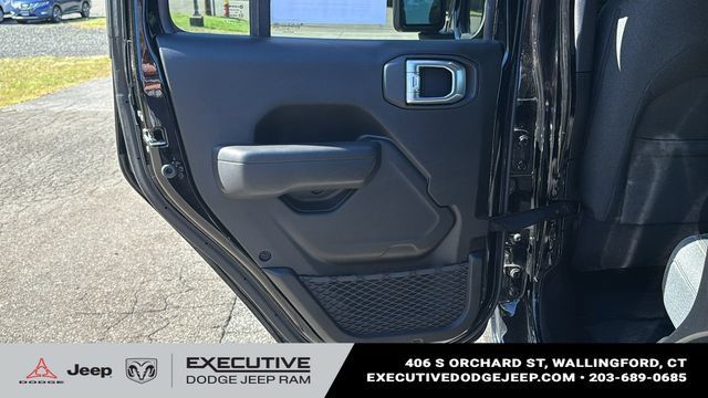 Used 2024 Jeep Wrangler Unlimited w/ Convenience Group AWD/4WD image 22