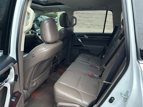 Used 2014 Lexus GX 460 Luxury image 14