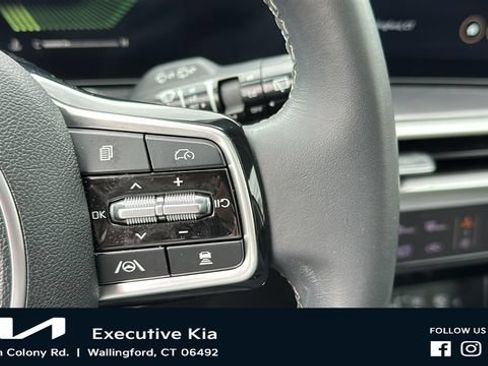 Certified 2024 Kia Sorento S w/ Panoramic Sunroof Package AWD/4WD image 14