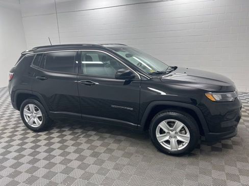 Used 2022 Jeep Compass Latitude image 4