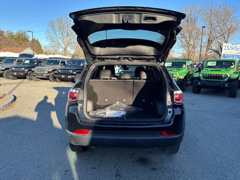 New 2026 Jeep Compass Latitude image 38