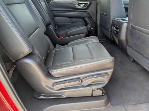 Used 2021 Chevrolet Suburban LT AWD/4WD image 19