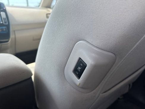 Used 2012 Nissan Leaf SV image 28