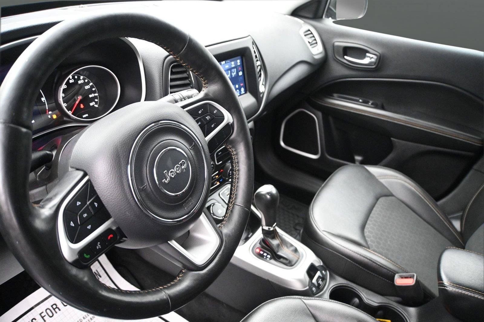 Used 2019 Jeep Compass Latitude w/ Cold Weather Group AWD/4WD image 2