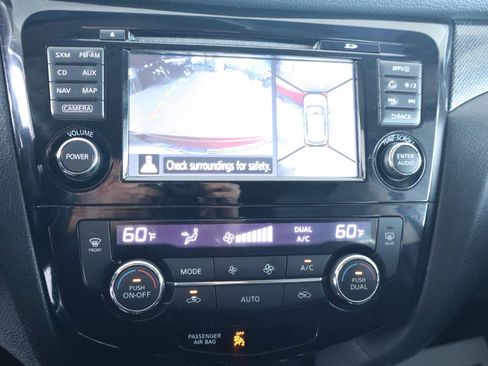 Used 2015 Nissan Rogue SL w/ SL Premium Package FWD image 28