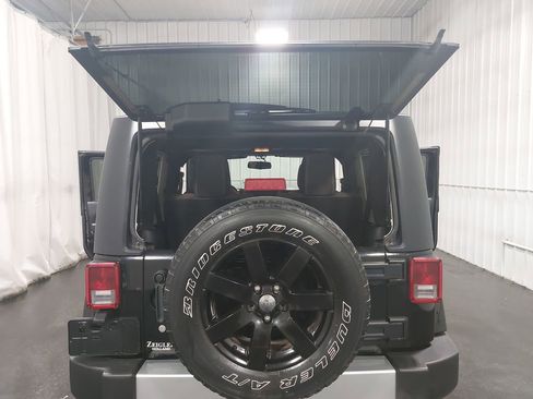 Used 2015 Jeep Wrangler Sahara w/ Dual Top Group image 15