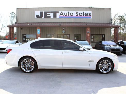 Used 2014 BMW 750Li image 8
