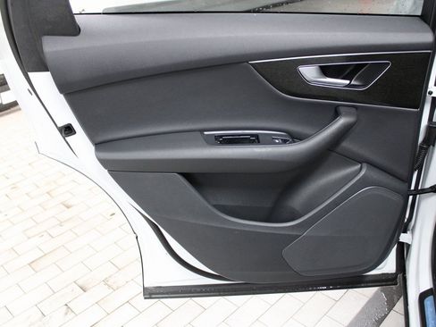 Used 2025 Audi Q7 2.0T Premium w/ Convenience Package image 22