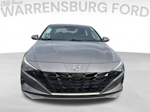Used 2022 Hyundai Elantra SEL image 2