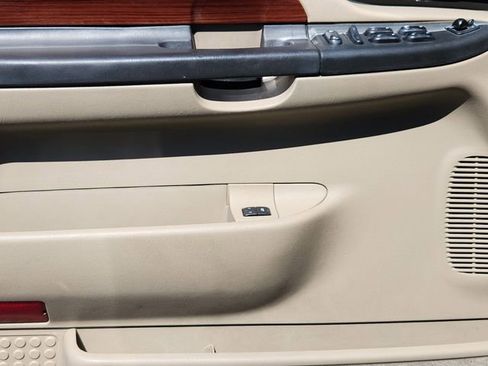 Used 2005 Ford Excursion Eddie Bauer image 9