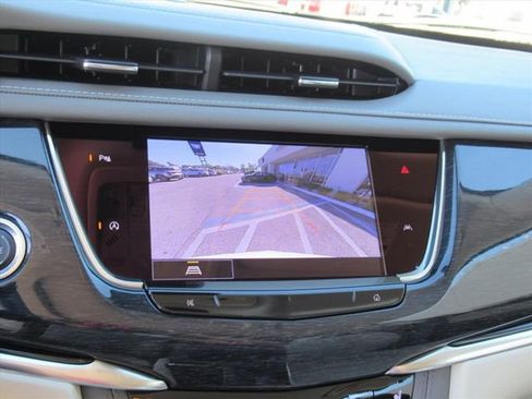 Used 2023 Cadillac XT6 Premium Luxury image 22