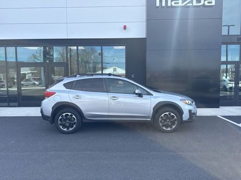 Used 2022 Subaru Crosstrek 2.0i Premium image 2