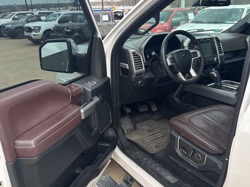 Used 2015 Ford F150 Platinum w/ Equipment Group 701A Luxury image 9