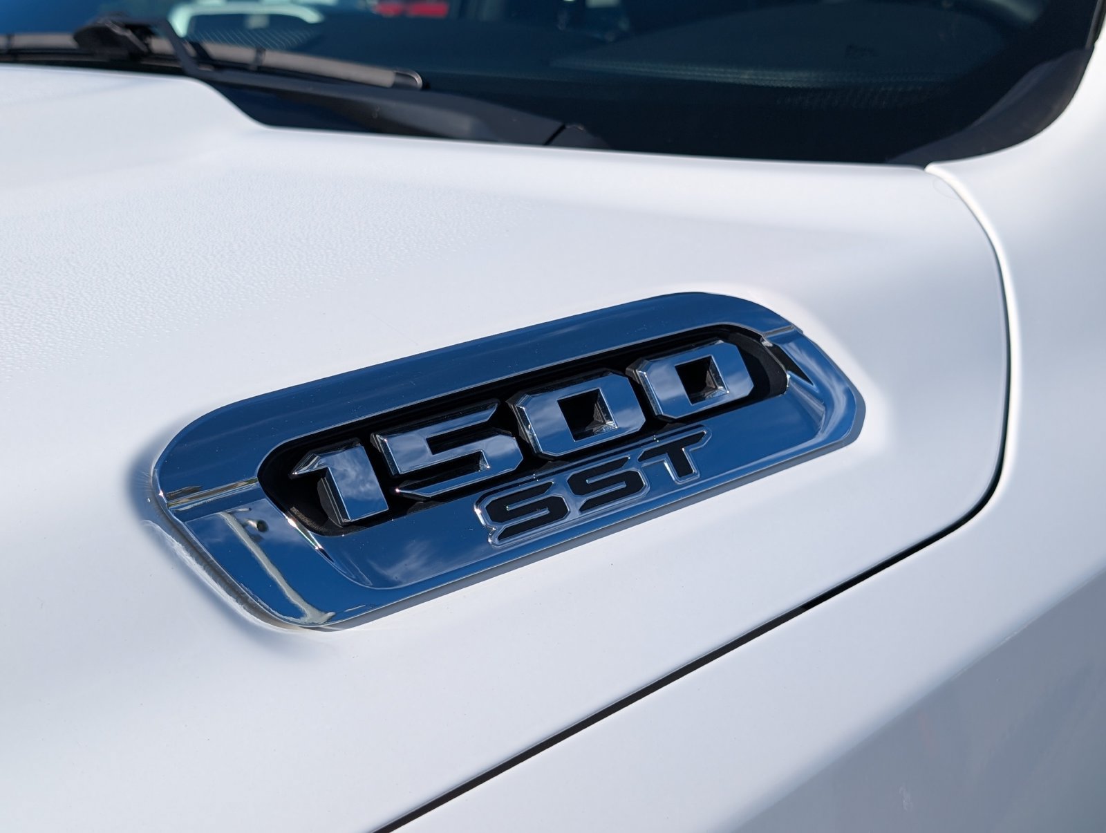 Used 2025 RAM 1500 Laramie AWD/4WD image 10