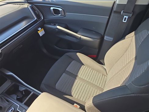 New 2026 Kia Sorento LX image 17