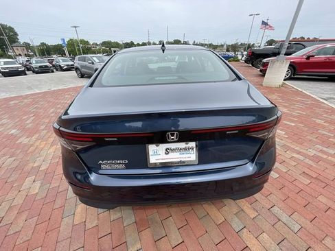 Certified 2023 Honda Accord EX image 32