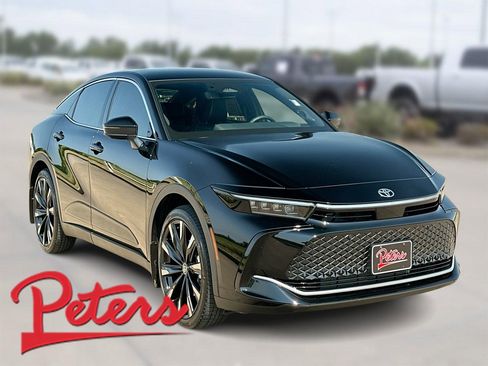 Used 2025 Toyota Crown Platinum image 1