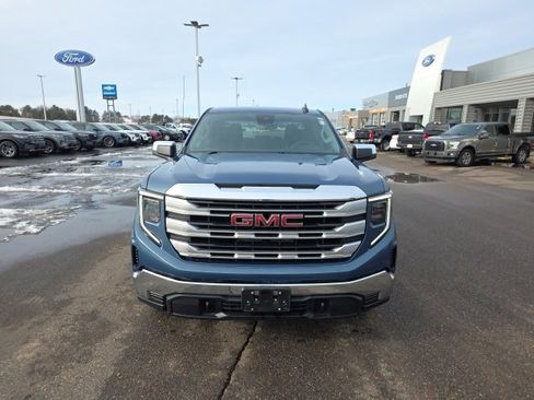 Used 2024 GMC Sierra 1500 SLE image 2