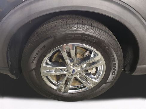 Used 2020 Ford Explorer XLT image 11