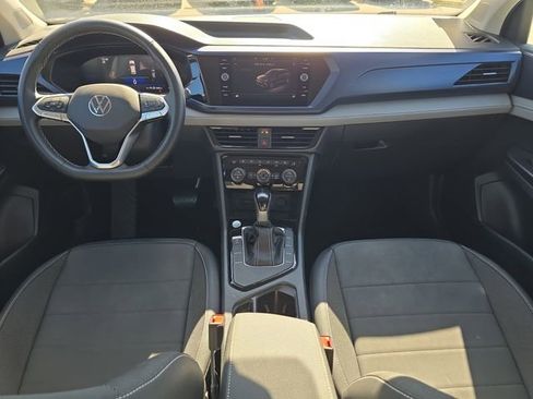 Used 2024 Volkswagen Taos SE image 14