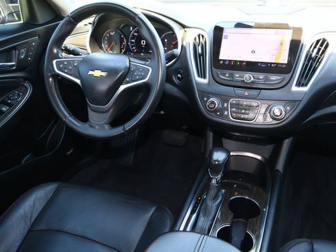 Used 2022 Chevrolet Malibu Premier FWD image 11