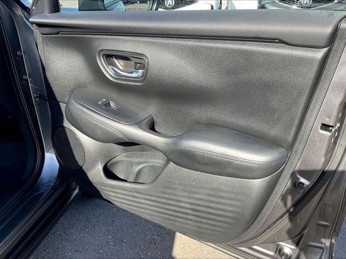 Used 2025 Honda HR-V LX image 19