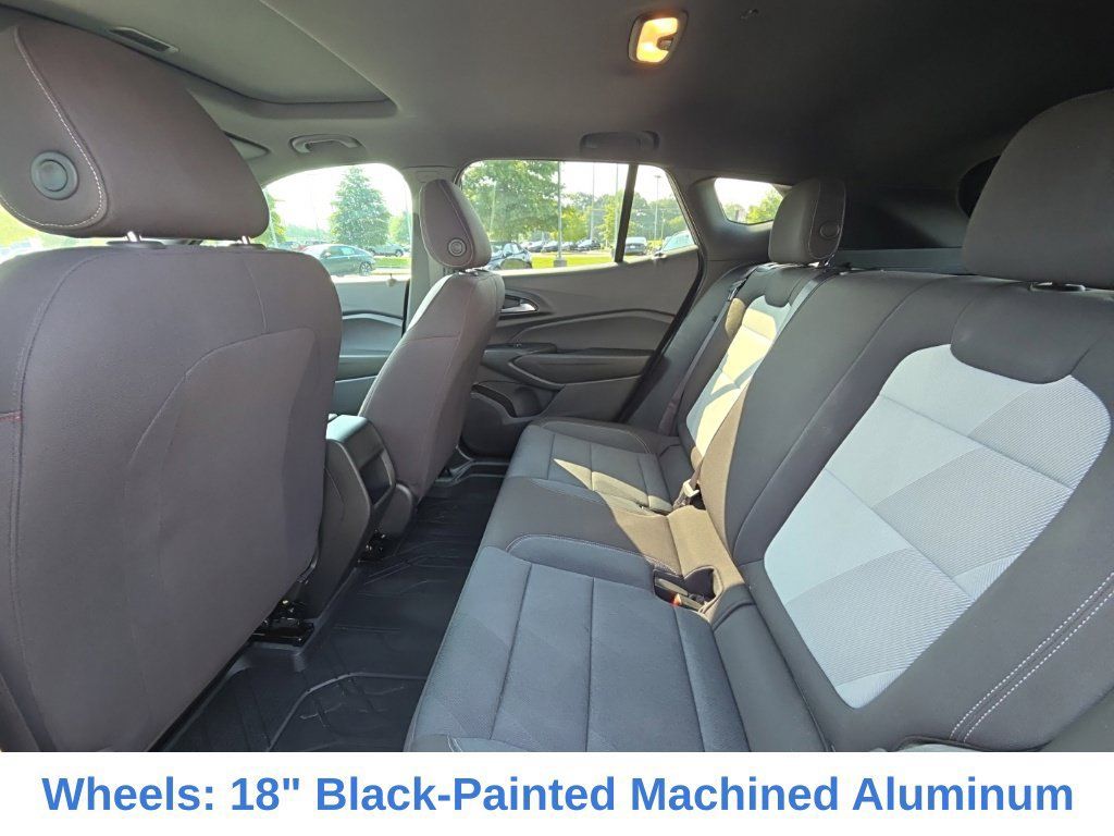 Used 2025 Chevrolet Trax RS w/ Sunroof Package FWD image 14