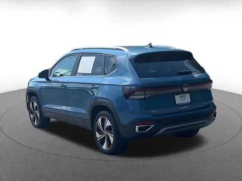 Used 2026 Volkswagen Taos SE AWD/4WD image 11