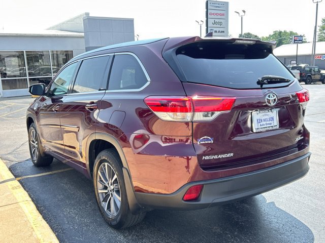 Used 2018 Toyota Highlander XLE AWD/4WD image 7