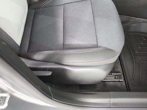 Used 2024 Chevrolet Trax RS FWD image 26