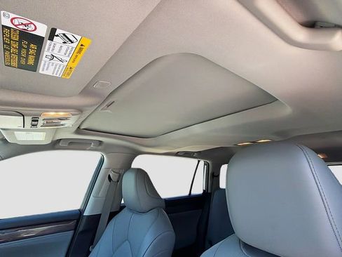 Used 2024 Toyota Highlander Limited FWD image 28